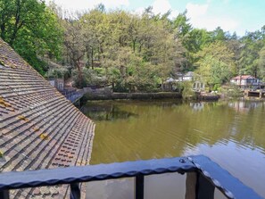 Property grounds - Lady Of The Lake, Rudyard Lake (Leek)