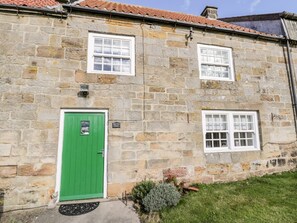 Exterior - Manor House Farm Cottage, Staithes (Saltburn-by-the-Sea)