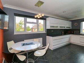 Dining - Te Papa, North Petherton 4 bed (Bridgwater)