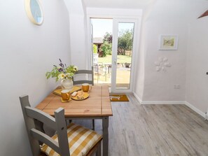 Dining - Ysgubor Ucha, Pwllglas (Ruthin)