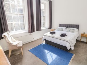 WiFi - 2 Regent Mews, Penzance, 2 bed (Penzance)