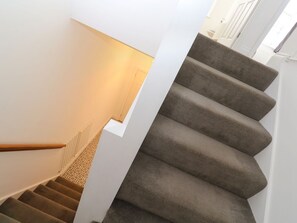 Interior - 2 Regent Mews, Penzance, 2 bed (Penzance)