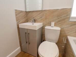 Shower - Lottie's Cottage Whitby, 1 bed (Whitby)