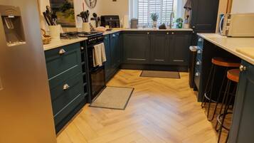 Dishwasher, high chair