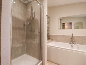 Shower - Brock House, in Northallerton. (Northallerton)