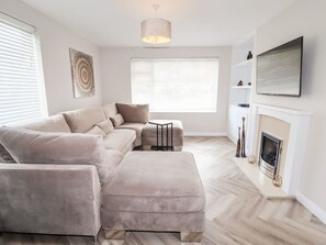 Living area - 4 Bodnant Road, Rhos-On-Sea.TV (Colwyn Bay)