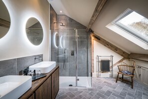 Shower - The Brew House near Harroagate (Harrogate)