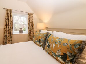 Room - North Mains Cottage, Alford, Aberdeenshire (Alford)