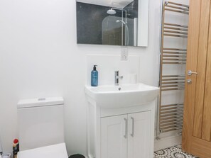 Shower - Dalegarth Hall Farm Cottage 2. (Holmrook)