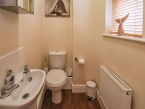 Shower - Porters Rest, Whitby (Whitby)