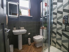Shower - Trearddur House Cottage, Wales (Holyhead)