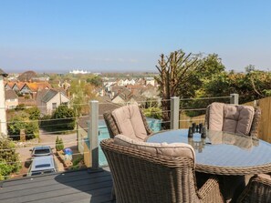 Outdoor dining - The Outlook, Minehead (Minehead)