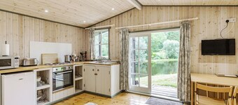 Lakeside Cabin, Sheldon