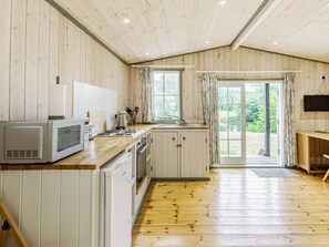 Private kitchen - Lakeside Cabin, Sheldon (Honiton)