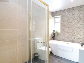 Shower - County Farm Barn, South Walsham (Norwich)