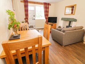 Dining - Tilberthwaite Farm Cottage, Coniston (Coniston)