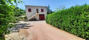 Exterior - Apartment 'Gîte Ventoux Blanc' with Mountain View, Private Pool and Wi-Fi (Méthamis)