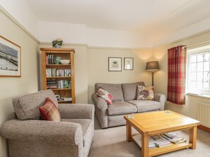 Living area - Charming Apartment 3 in Whitby (Whitby)
