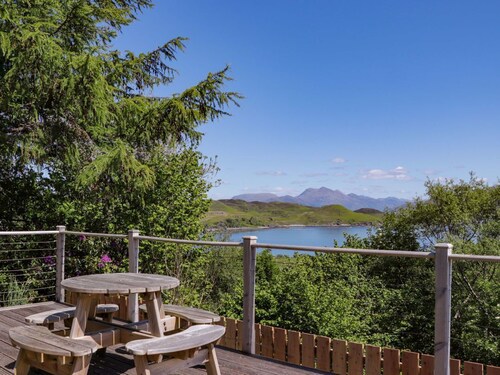 The Lookout, Teangue