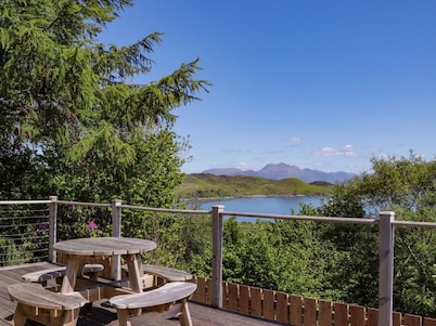 The Lookout, Teangue
