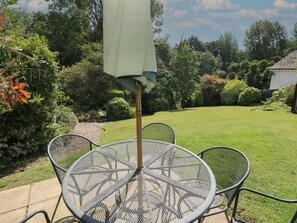 Outdoor dining - Pinewood, Saundersfoot (Saundersfoot)