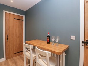 Dining - Byways, Madresfield, near Malvern, Worcestershire. (Malvern)