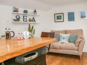 Interior - THE COMPASS, open-plan, WiFi, in Swanage (Swanage)