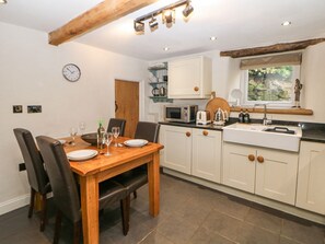 Private kitchen - Bank Cottage, Bradwell (Hope Valley)