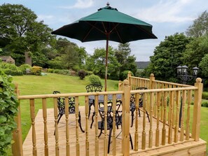 Outdoor dining - Bride Cross Granary, Otley (Otley)