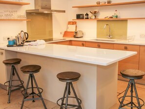 Private kitchen - Treehouse Barn at Pitchford Estate, Shrewsbury (Shrewsbury)