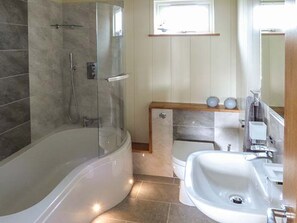 Bathroom - Squirrel Lodge, Gargrave (Skipton)