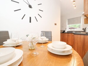 Dining - Charming 10 Thirlmere Retreat (Windermere)
