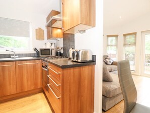 Private kitchen - Charming 10 Thirlmere Retreat (Windermere)