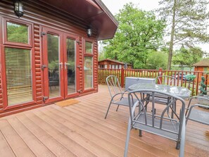 Outdoor dining - Charming 10 Thirlmere Retreat (Windermere)