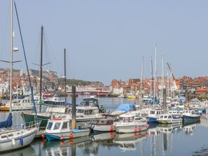 Marina - 11 Church Street, Whitby (Whitby)