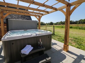 Outdoor spa tub - Langley Barn, in Kirk Langley. (Ashbourne)