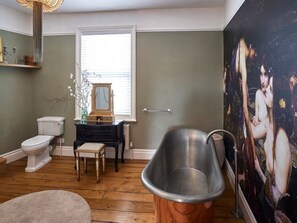Shower - Isla House in North Yorkshire. (Whitby)