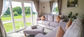 Swan Lake Lodges 2 Swannington