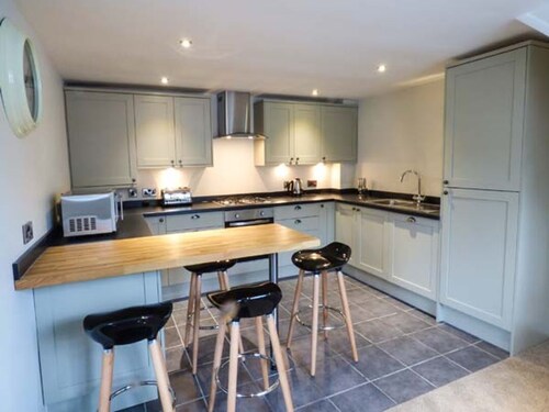 1A Market Square, Tideswell