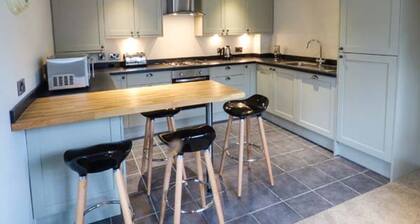 1A Market Square, Tideswell