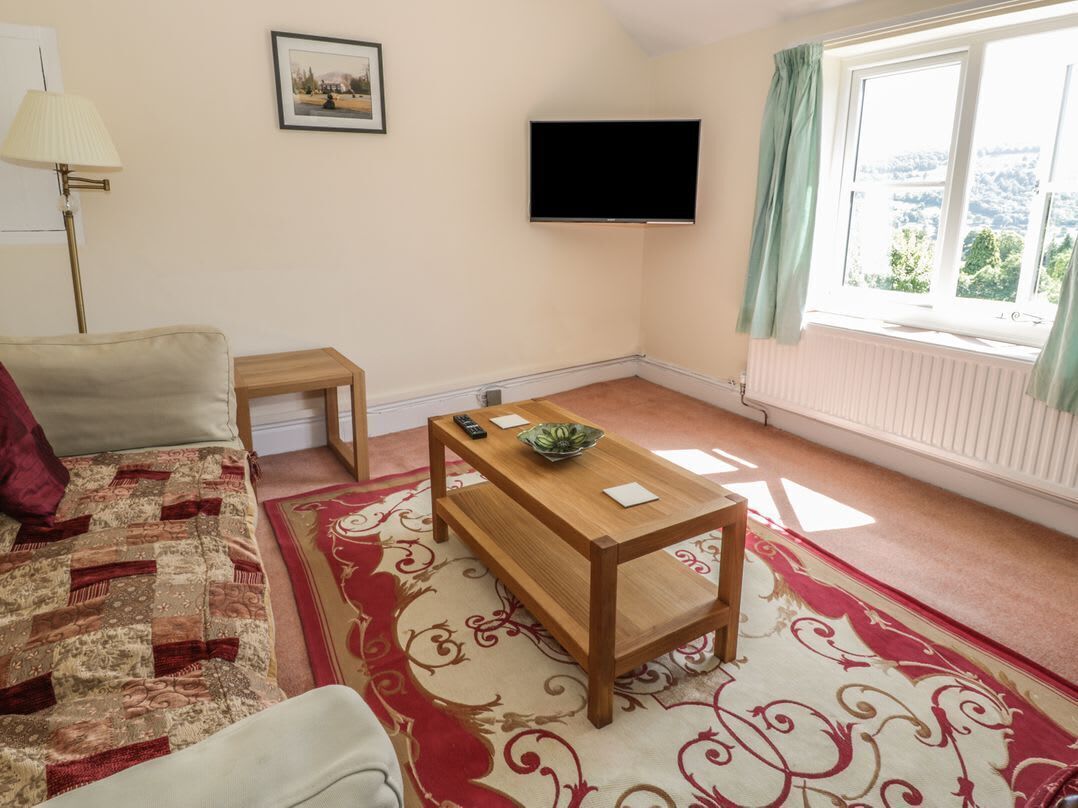 The Cottage: Idyllic Views Await - Llangollen
