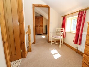 Interior - Owl's Roost: A Spacious Retreat (Alford)