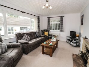 Living area - Ty Gilbert, Benllech (Tyn-y-Gongl)