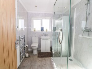 Shower - Min-y-rhos, Edern, North Wales (Pwllheli)