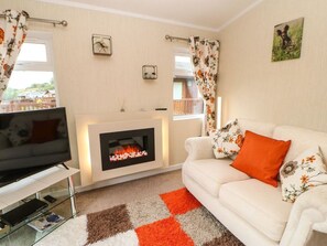 Living area - 10 Poppy Lodge, Catterick, North Yorkshire (Richmond)