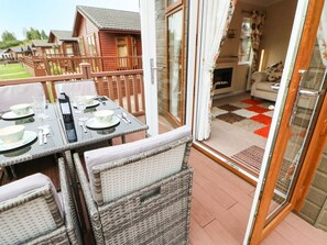 屋外ダイニングエリア