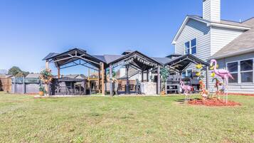 Maison, vue jardin | Enceinte de lâhĂ©bergement