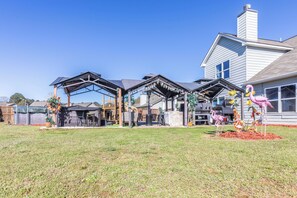 House, Garden View | Property grounds - Hideaway Getaway (Statham)