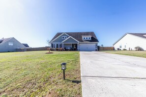 House, Garden View | Exterior - Hideaway Getaway (Statham)