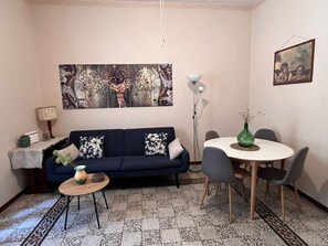 Living area - Vrbo Property (Marta)